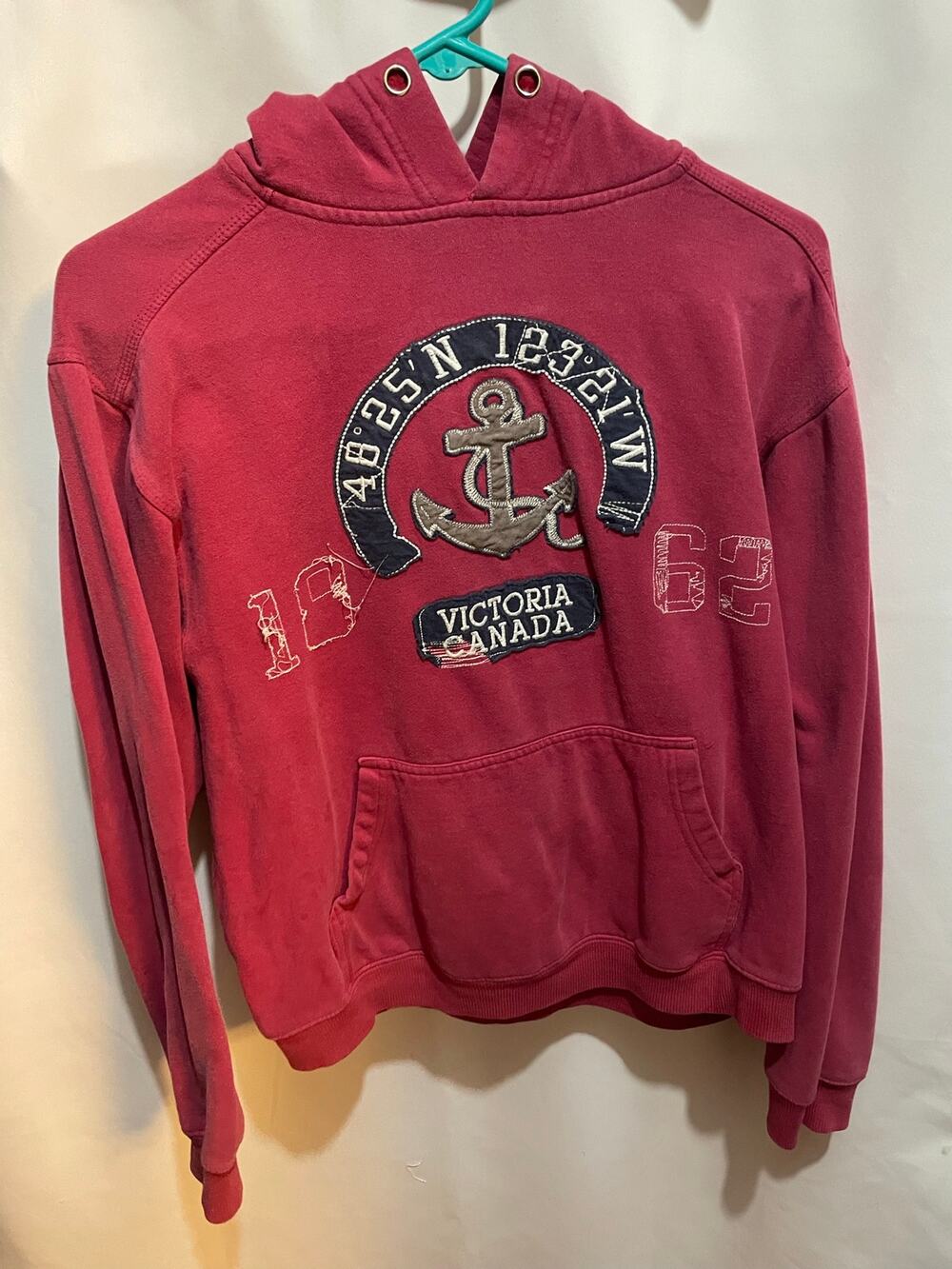 Fundy victoria canada medium red sweatshirt